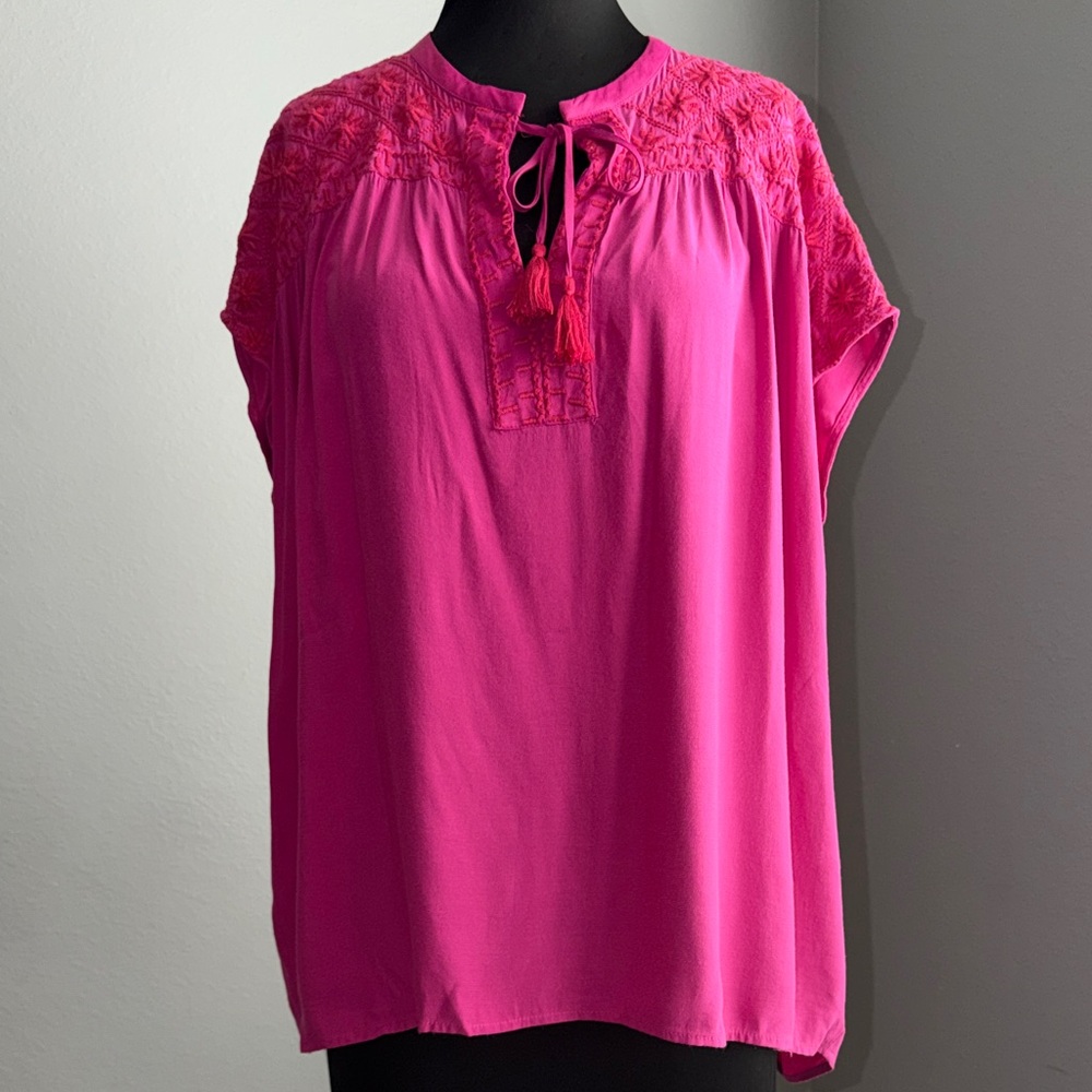 Johnny Was Calmé Embroidered Tassel Top in Pink Size Medium